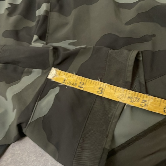 Athleta Printed Mesh Run Racer Short size Extra Small - Picture 6 of 9